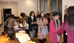 イコーザ会場受付風景